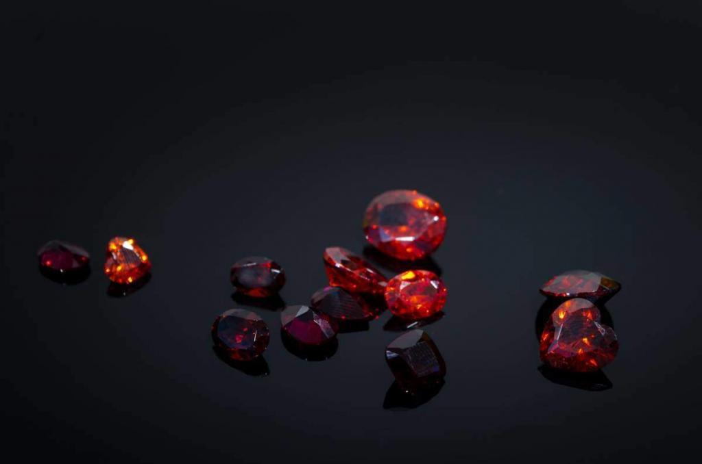 bijou en rubis femme