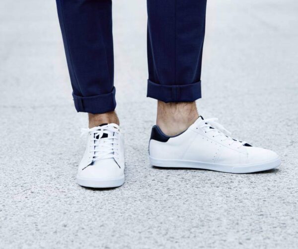 porter des sneakers
