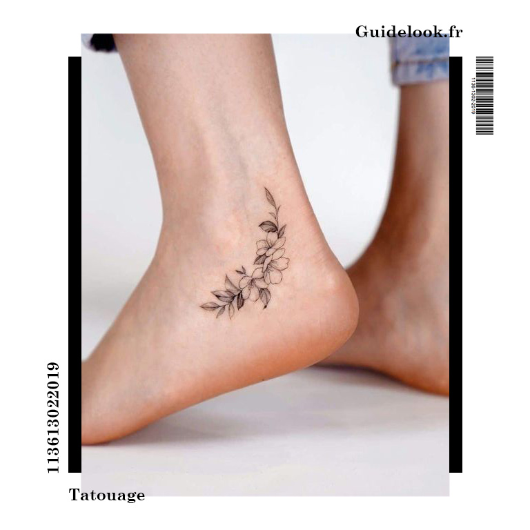 tatouage cheville fleurs femme