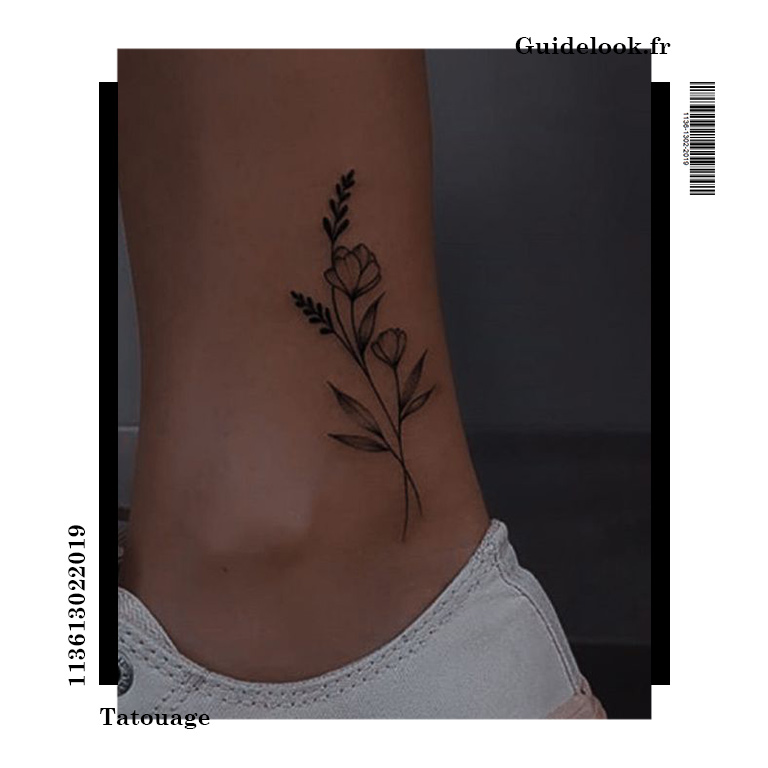 tatouage cheville femme fleurs