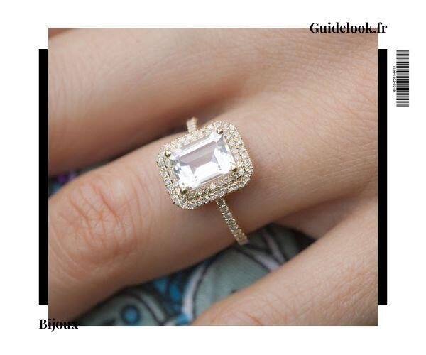 tenue avec bijoux naturels