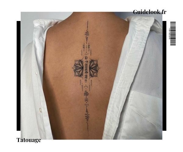 tatouage colonne vertébrale femme